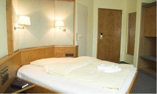 Aust - Das Landhotel วาเรนดอร์ฟ ภายนอก รูปภาพ
